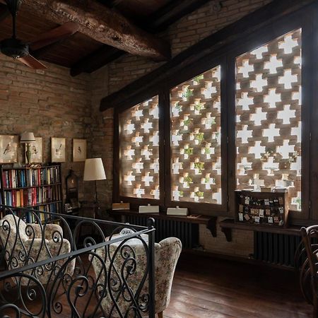 Гостевой дом Cascina La Buca Castello di Serravalle Экстерьер фото
