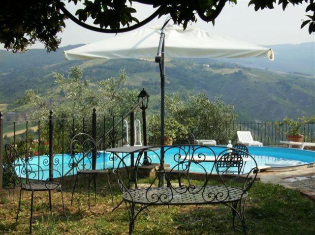 Гостевой дом Cascina La Buca Castello di Serravalle Экстерьер фото