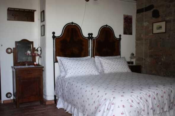 Гостевой дом Cascina La Buca Castello di Serravalle Экстерьер фото