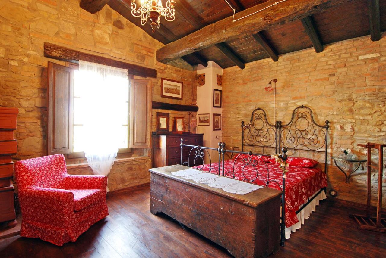 Гостевой дом Cascina La Buca Castello di Serravalle Экстерьер фото