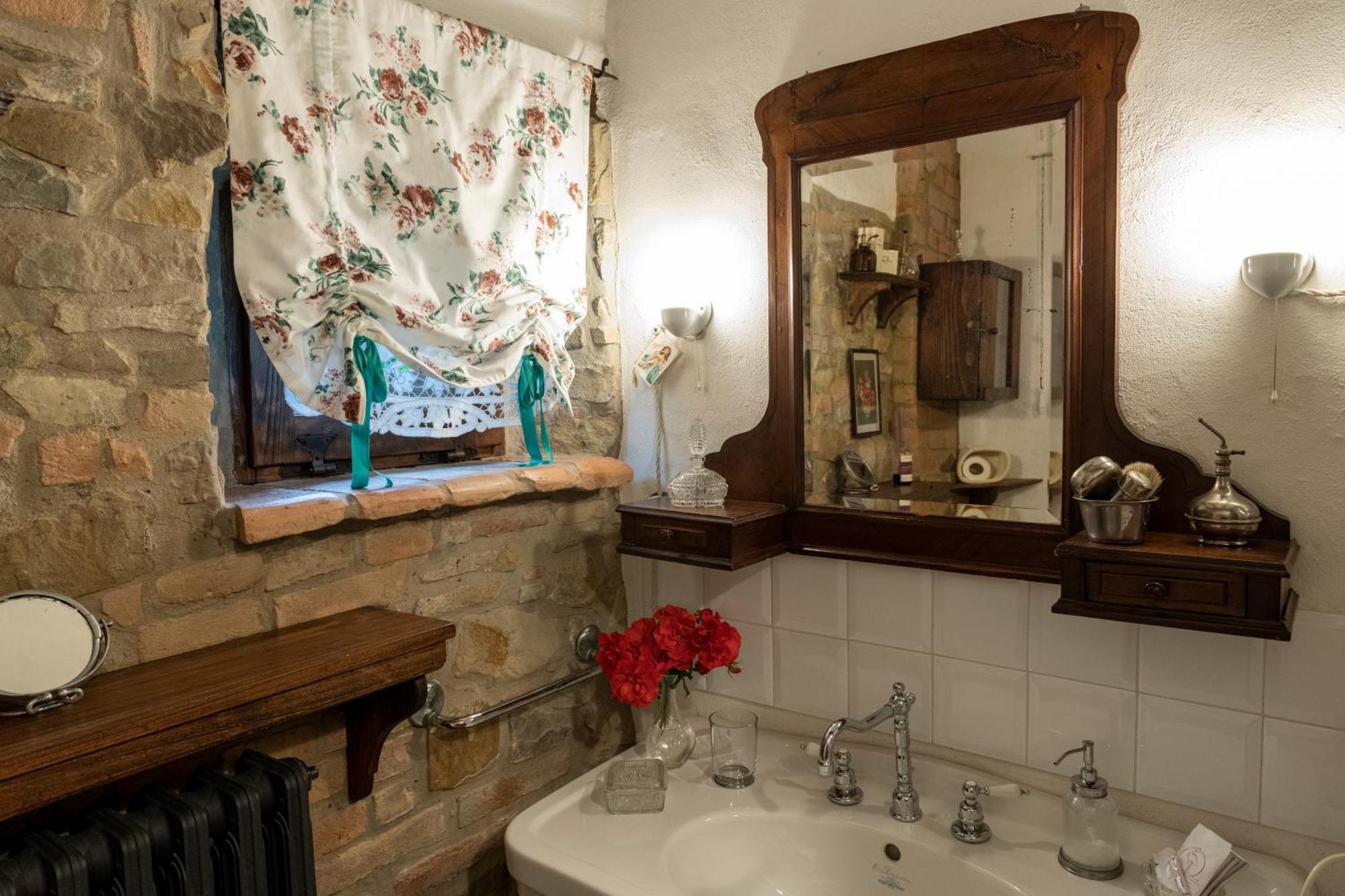 Гостевой дом Cascina La Buca Castello di Serravalle Экстерьер фото