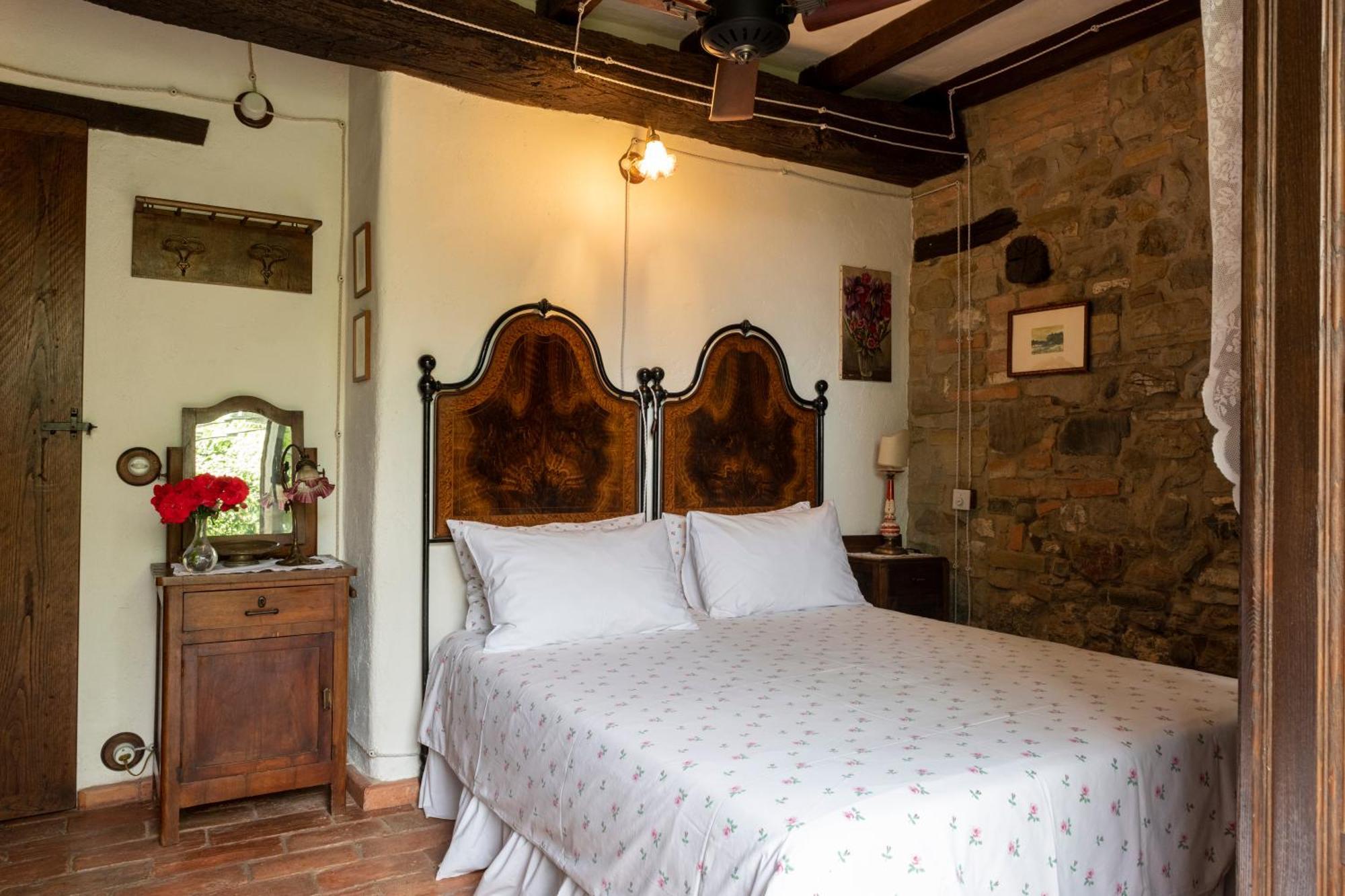 Гостевой дом Cascina La Buca Castello di Serravalle Экстерьер фото