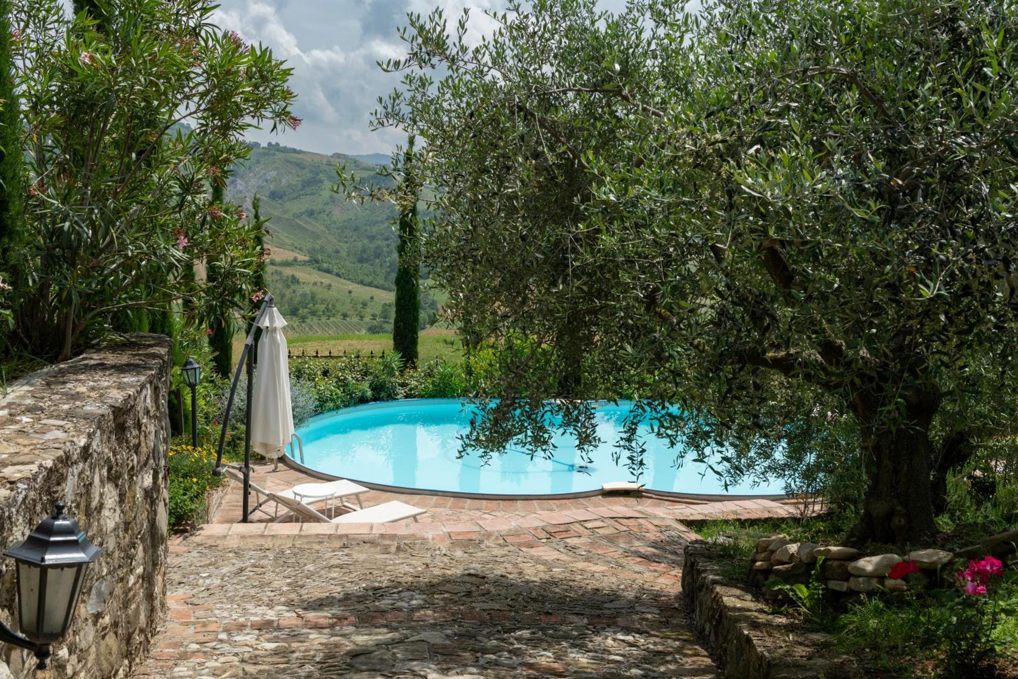 Гостевой дом Cascina La Buca Castello di Serravalle Экстерьер фото