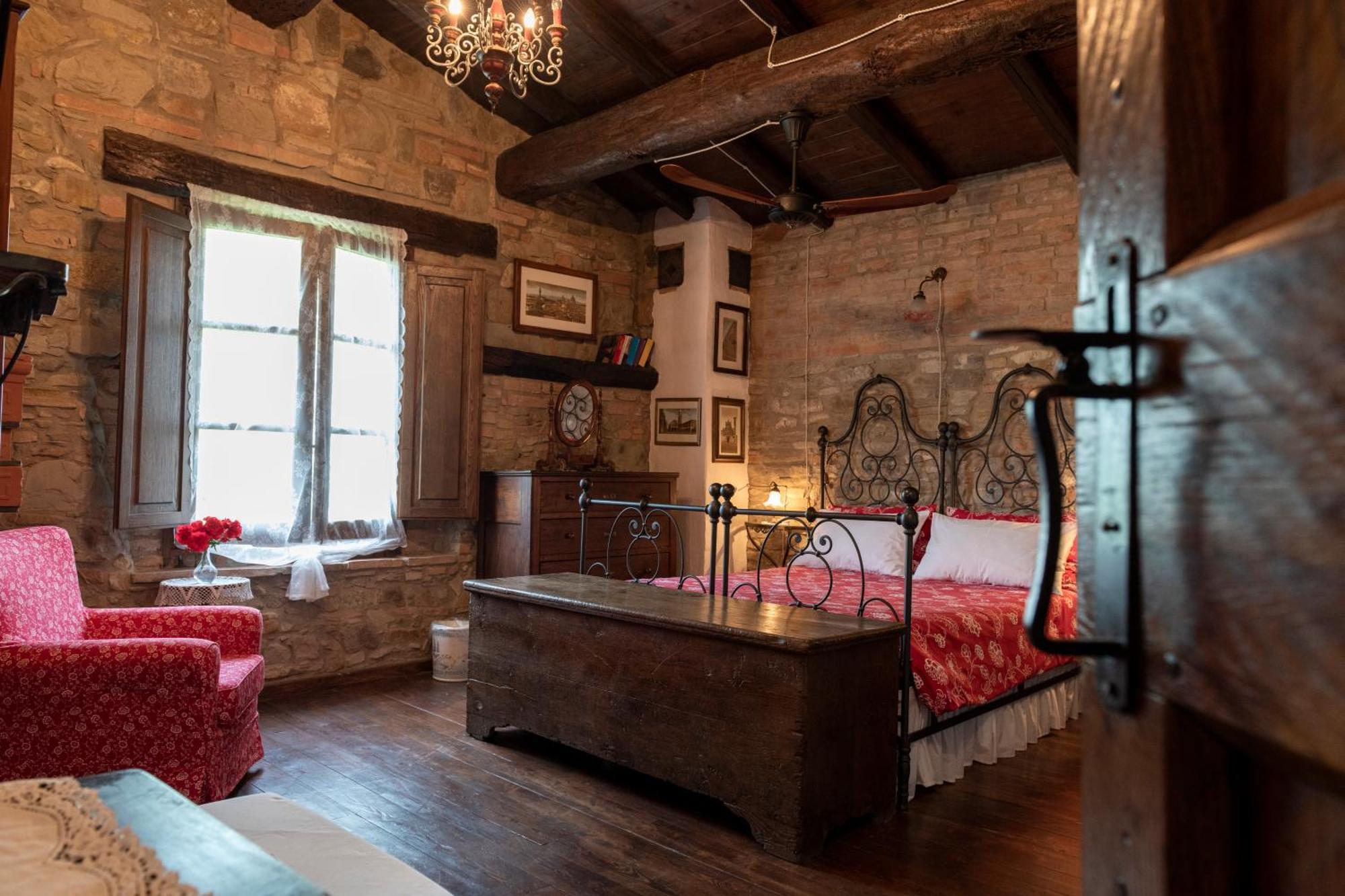Гостевой дом Cascina La Buca Castello di Serravalle Экстерьер фото