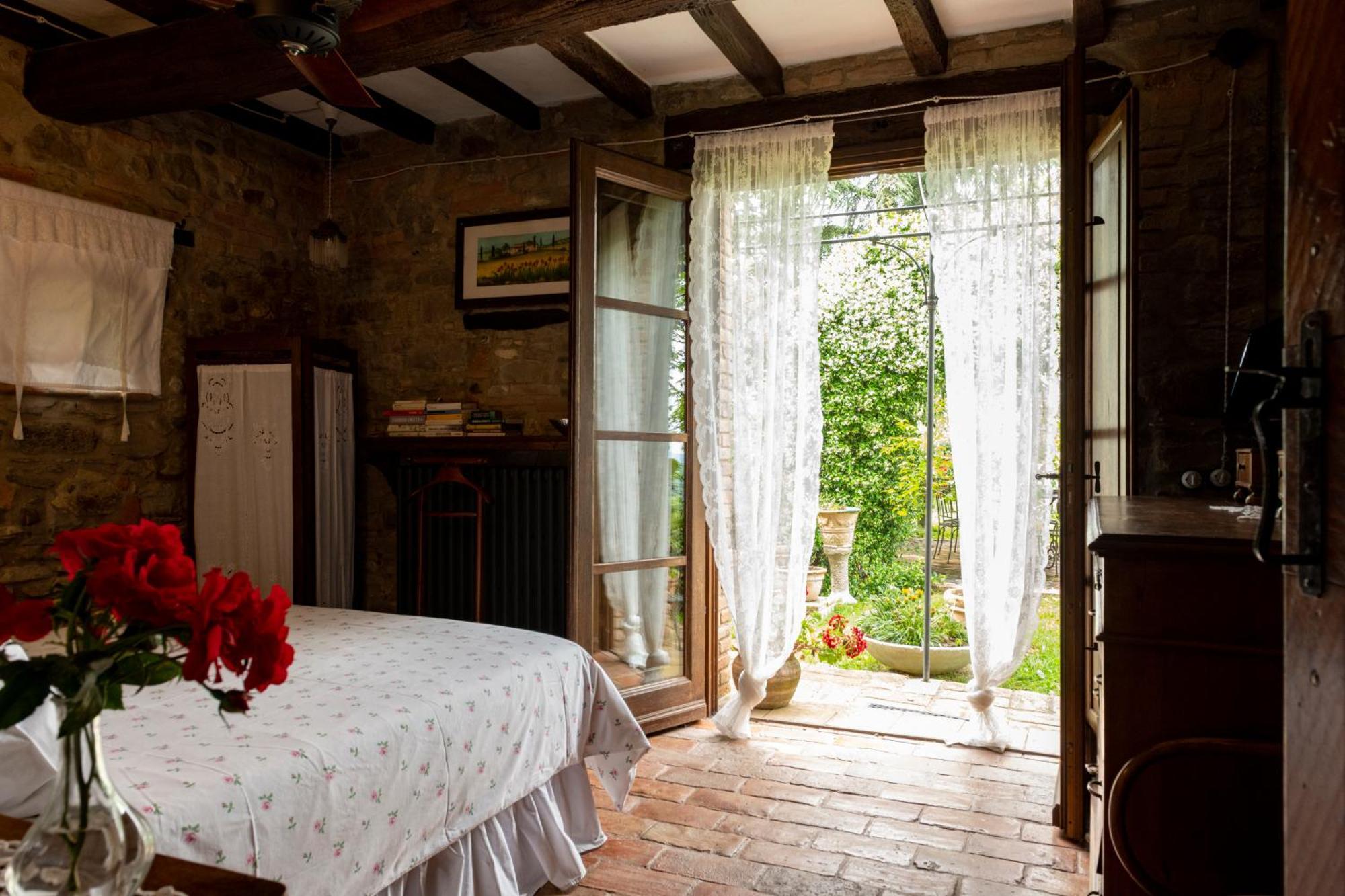 Гостевой дом Cascina La Buca Castello di Serravalle Экстерьер фото