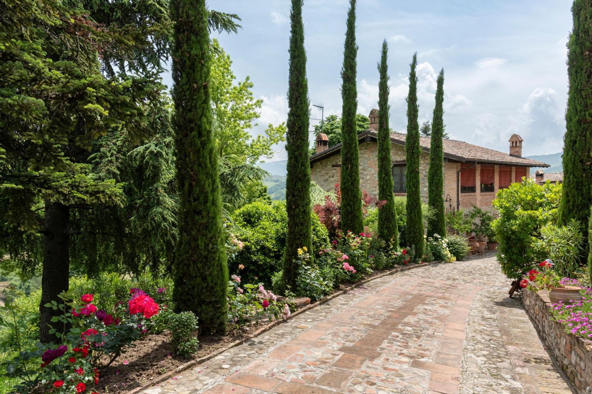 Гостевой дом Cascina La Buca Castello di Serravalle Экстерьер фото